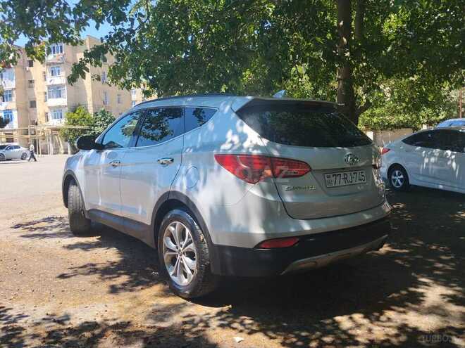 Hyundai Santa Fe-13