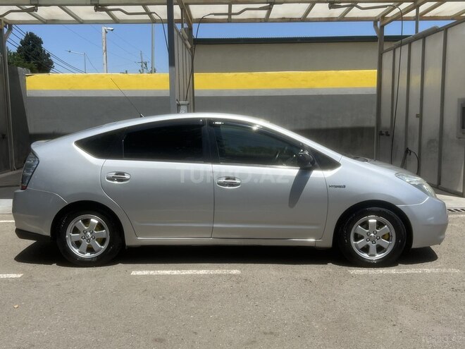 Toyota Prius-4