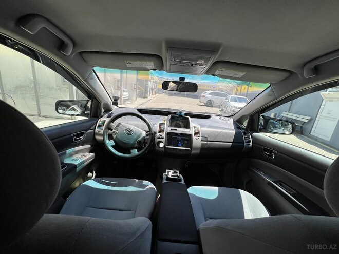 Toyota Prius-8