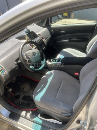 Toyota Prius-9
