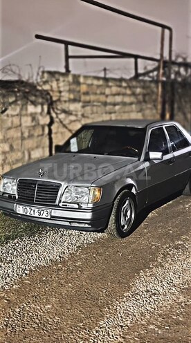 Mercedes 220 E-1