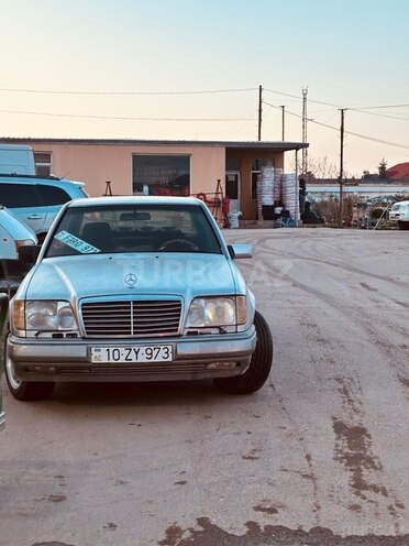 Mercedes 220 E-4
