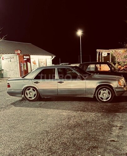 Mercedes 220 E-3