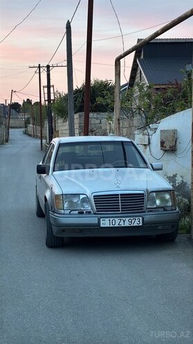 Mercedes 220 E-6