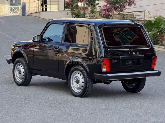 LADA (VAZ) Niva-9