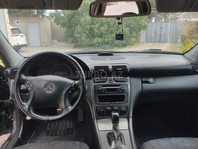 Mercedes C 240-11