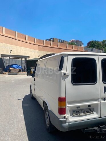 Ford Transit-4