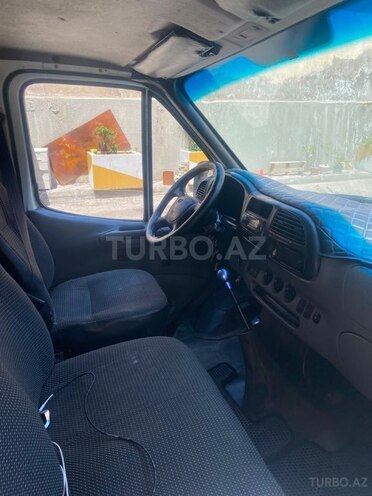 Ford Transit-6