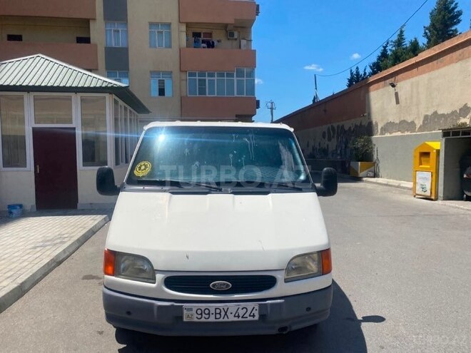 Ford Transit-1