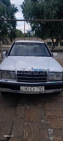 Mercedes 190-1