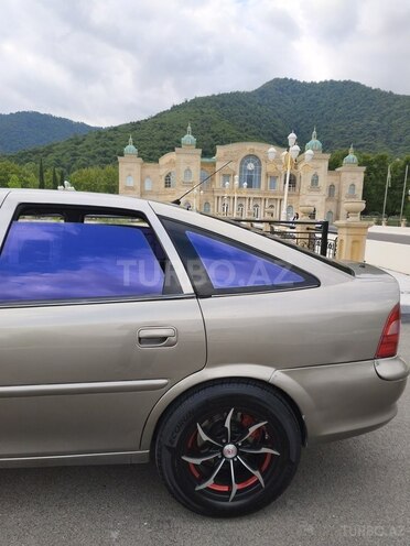Opel Vectra-9