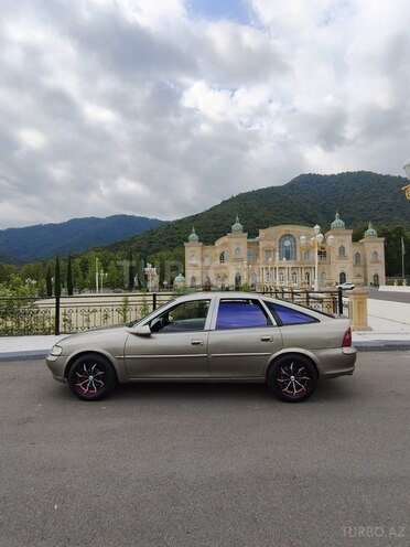 Opel Vectra-7