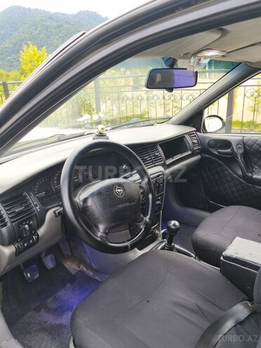 Opel Vectra-3