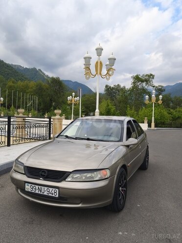 Opel Vectra-4
