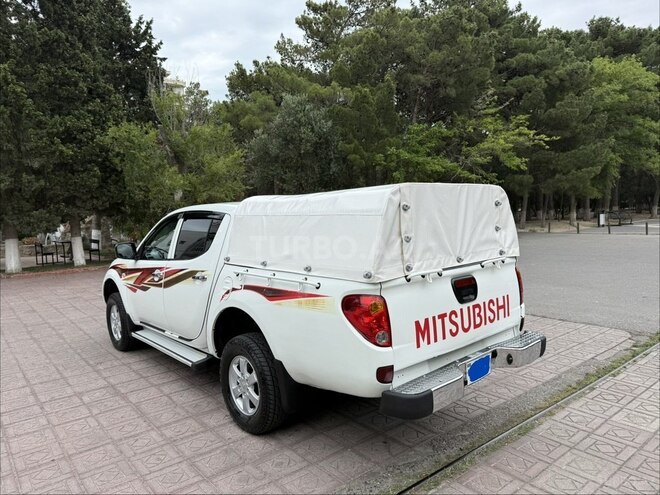 Mitsubishi L200-5