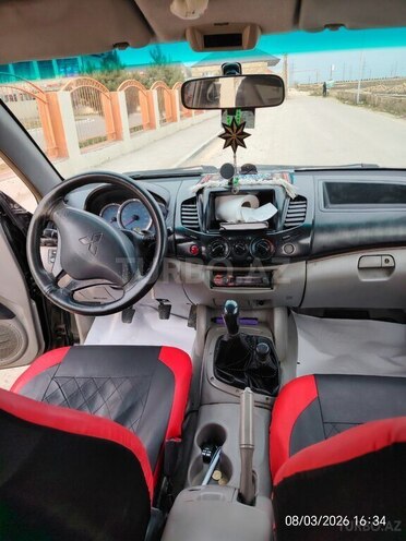 Mitsubishi L200-3