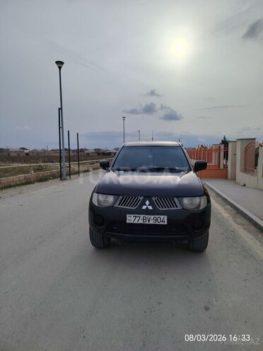 Mitsubishi L200-20