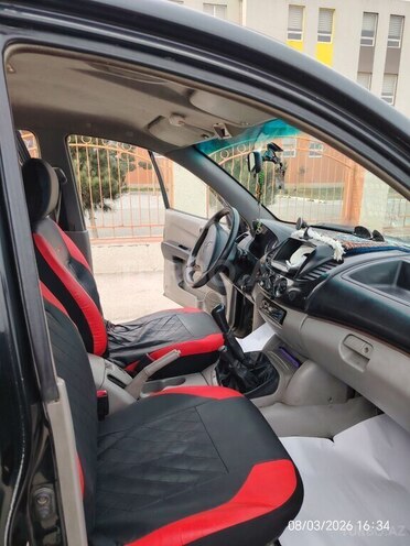 Mitsubishi L200-8