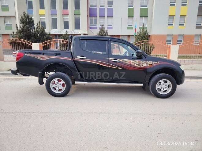 Mitsubishi L200-4