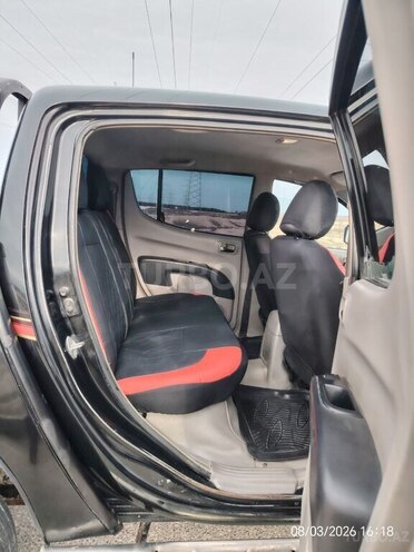 Mitsubishi L200-11