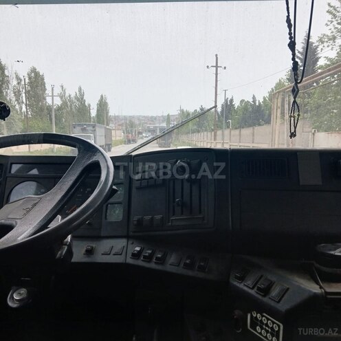 MAZ 643008-6