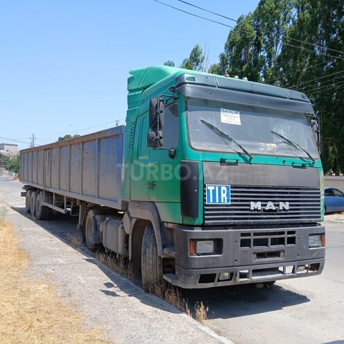 MAZ 643008-9