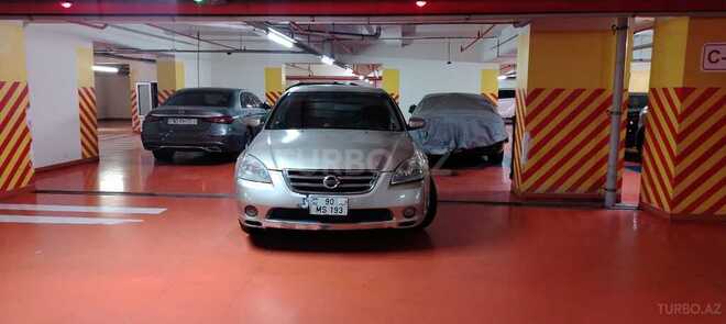 Nissan Altima-1