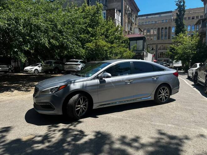 Hyundai Sonata-6
