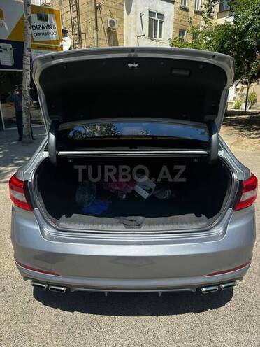Hyundai Sonata-12