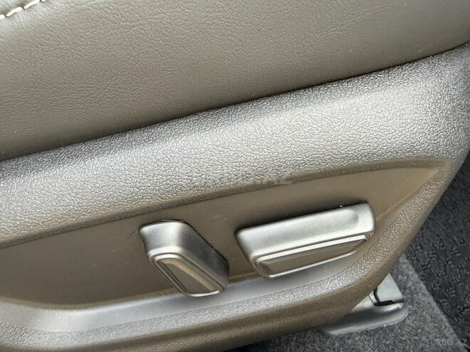 Toyota Corolla-13