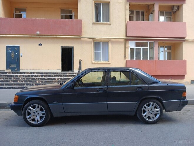 Mercedes 190-5