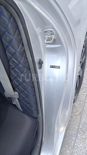 Toyota Prius-12