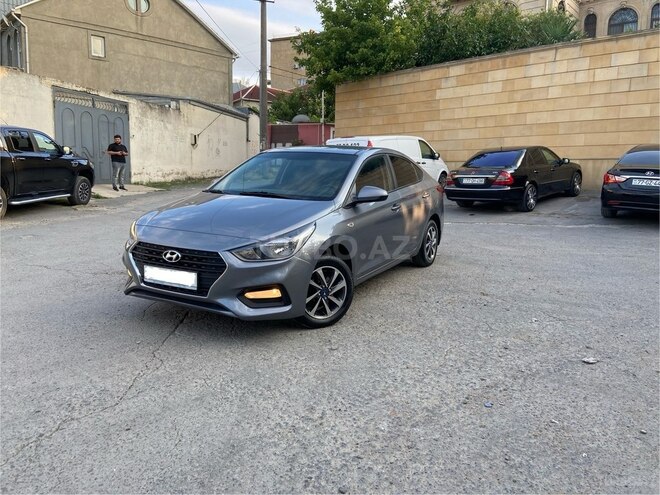 Hyundai Accent-2