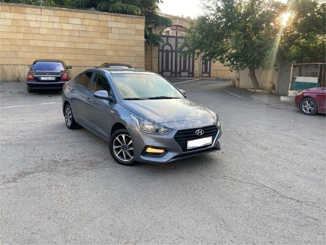 Hyundai Accent-1
