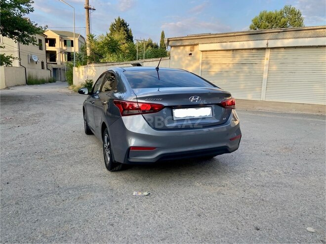 Hyundai Accent-3