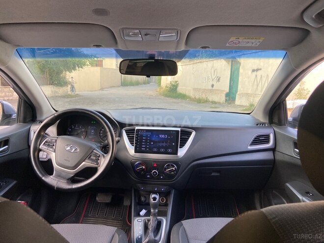 Hyundai Accent-6