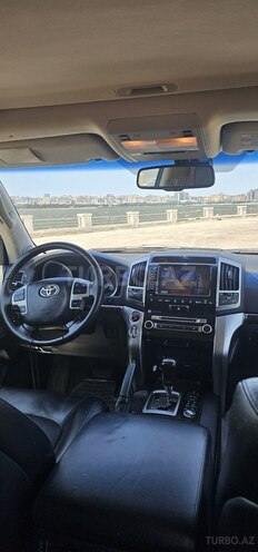 Toyota Land Cruiser-11
