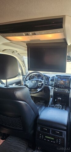 Toyota Land Cruiser-12