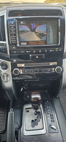 Toyota Land Cruiser-8