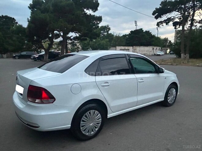 Volkswagen Polo-4