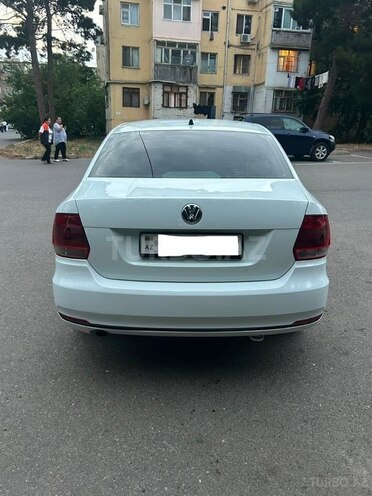 Volkswagen Polo-7