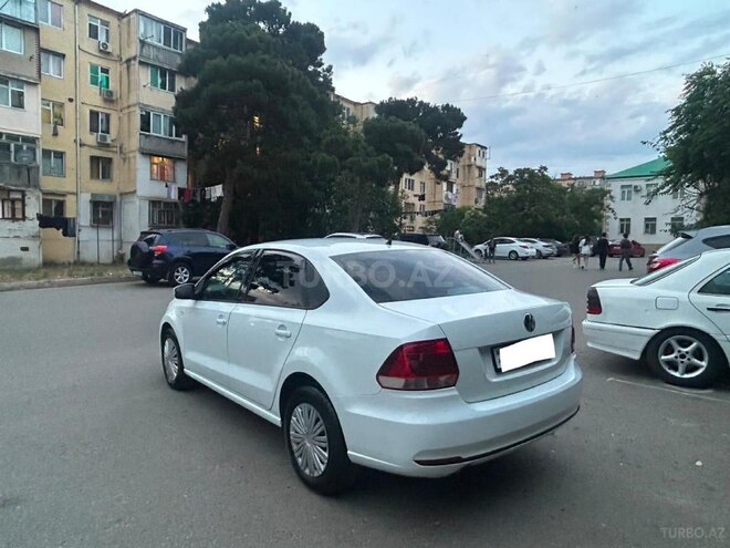 Volkswagen Polo-6