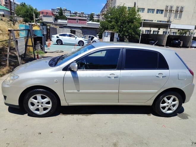 Toyota Corolla-4