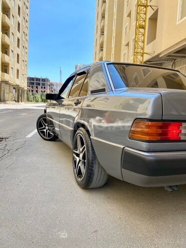 Mercedes 190-6