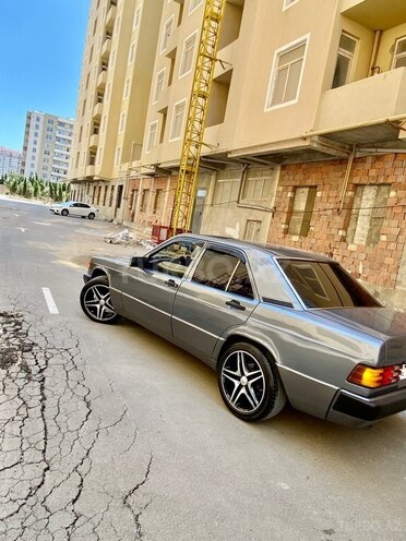 Mercedes 190-9