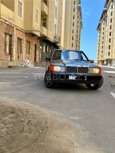 Mercedes 190-10