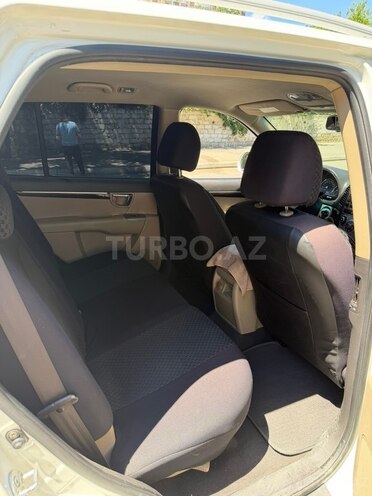 Hyundai Santa Fe-13