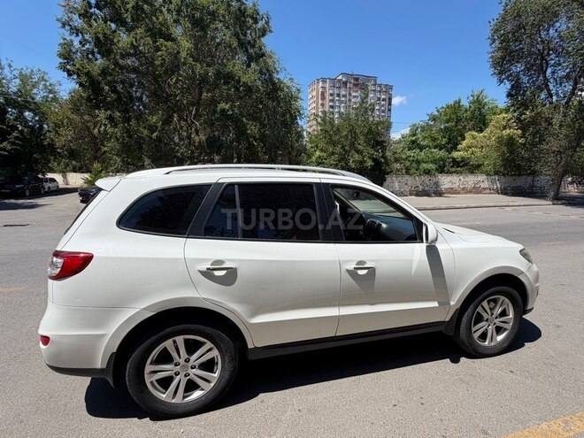 Hyundai Santa Fe-5