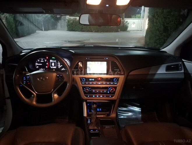 Hyundai Sonata-8