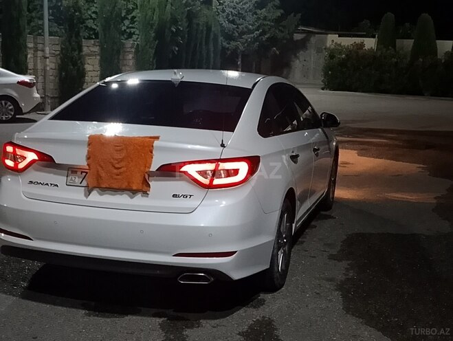 Hyundai Sonata-5